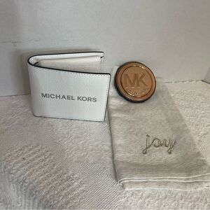 Michael‎ Kors Bright White Wallet with Silver Detail ~ With Coin Pouch